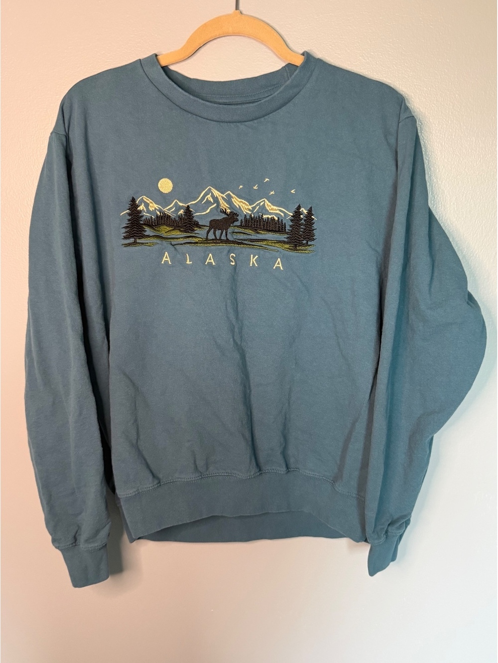 Tongass Trading Company Alaska Embroidered Men's Sweatshirt Medium